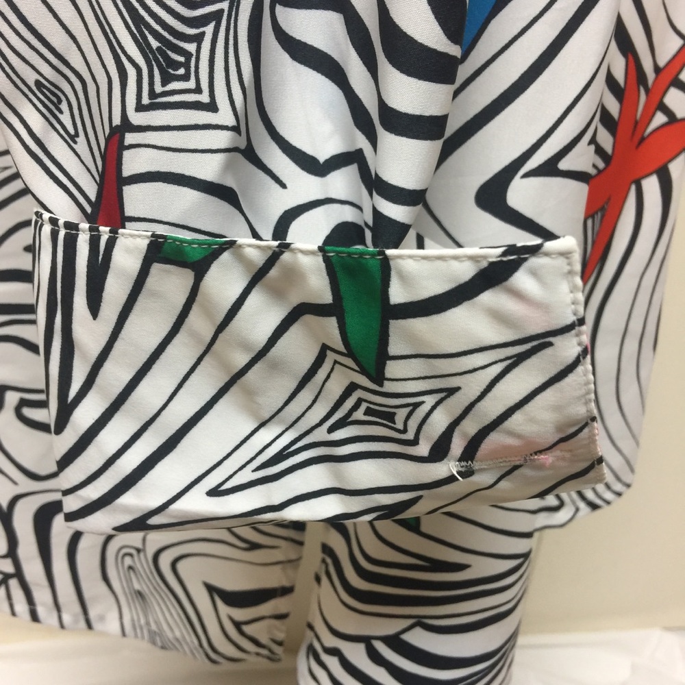 Bold statement blouse - Picture 3 of 5